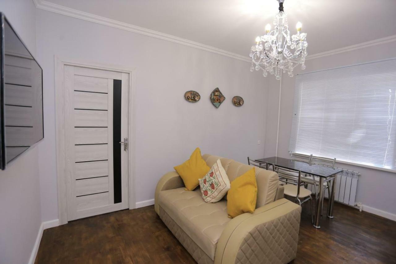Luxury 2 Bedrooms Apartment Walking Distance From Gur-Emir Samarkand Exterior photo