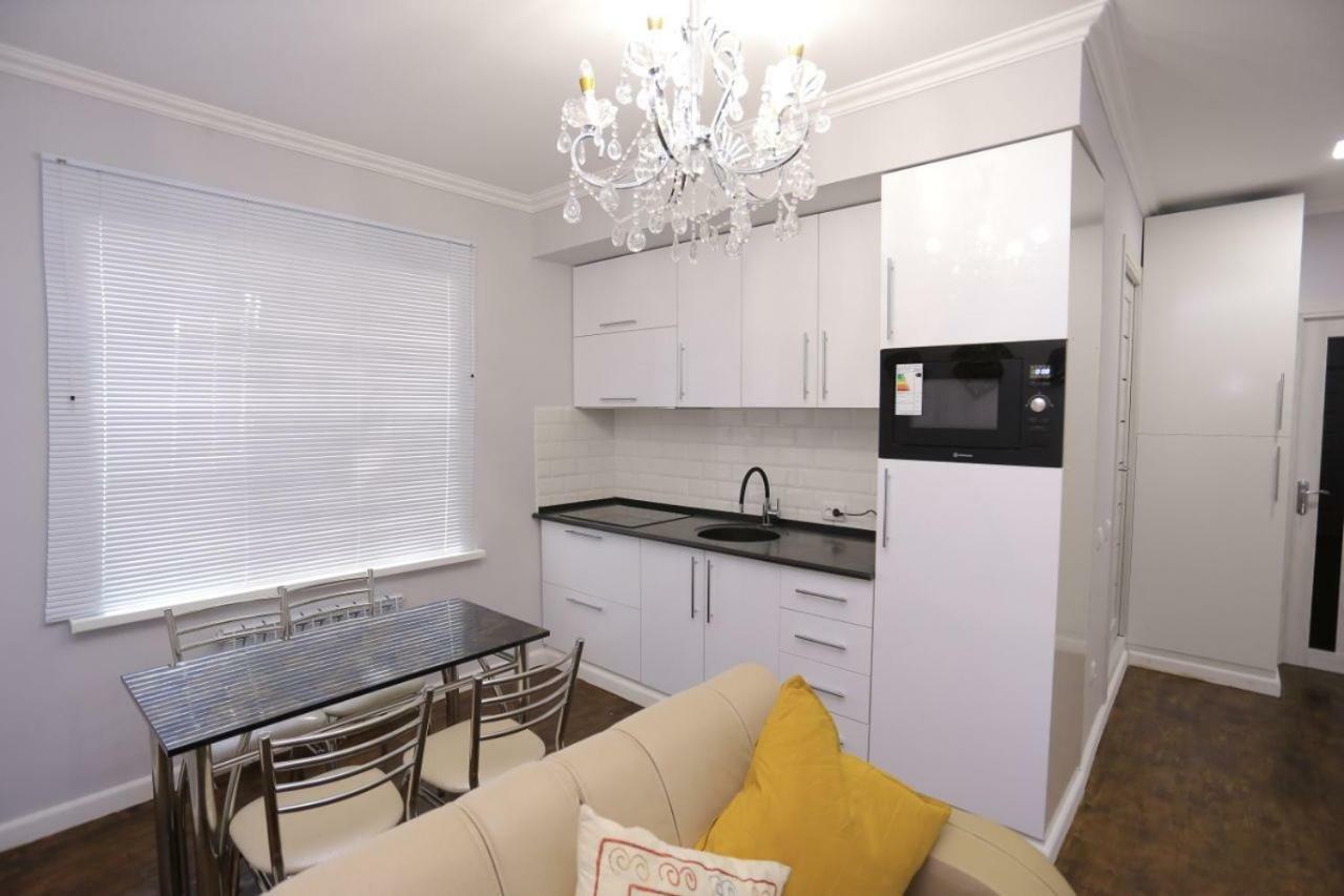 Luxury 2 Bedrooms Apartment Walking Distance From Gur-Emir Samarkand Exterior photo
